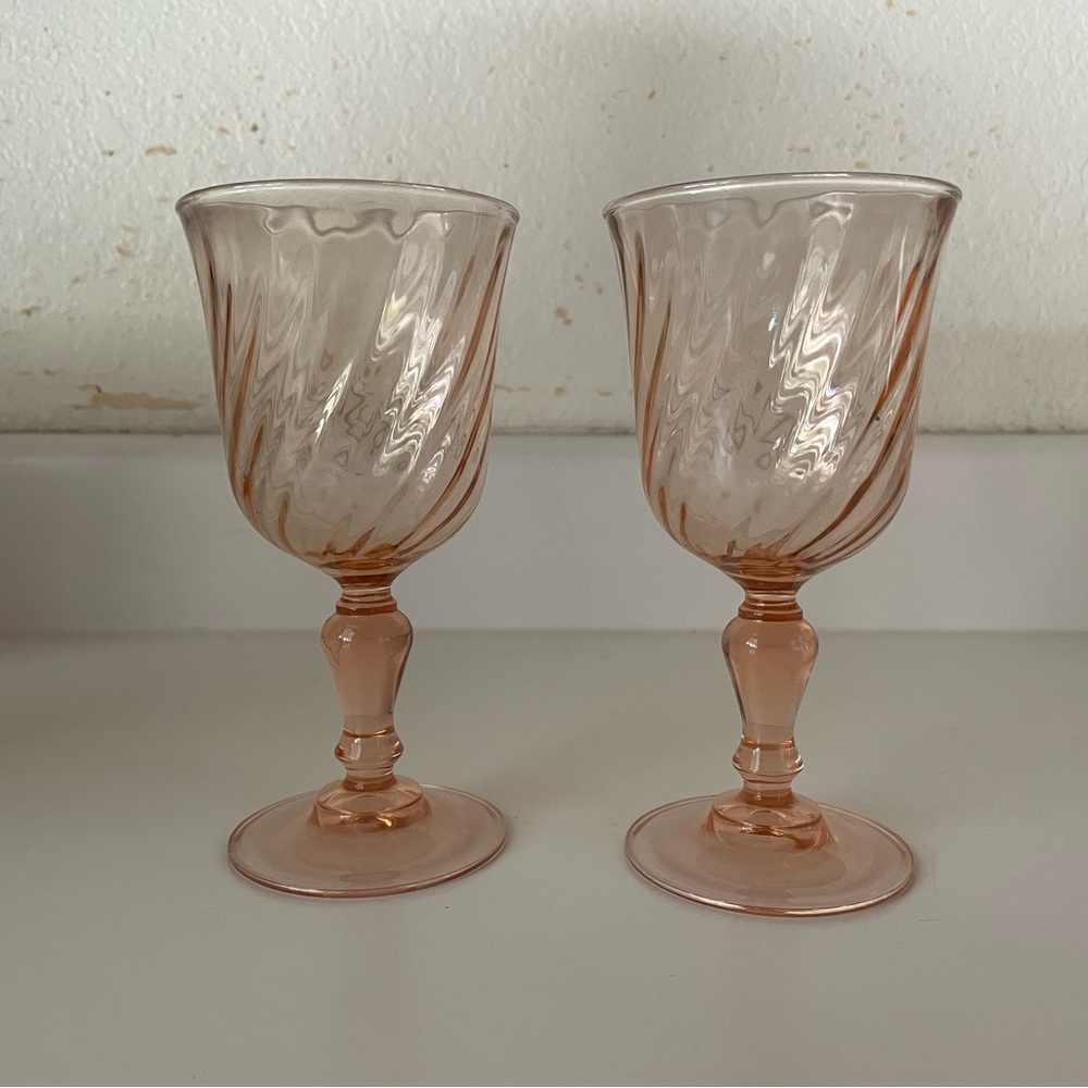 2 Vintage Arcoroc France Rosaline Pink Swirl Wine/Water Goblet Glasses